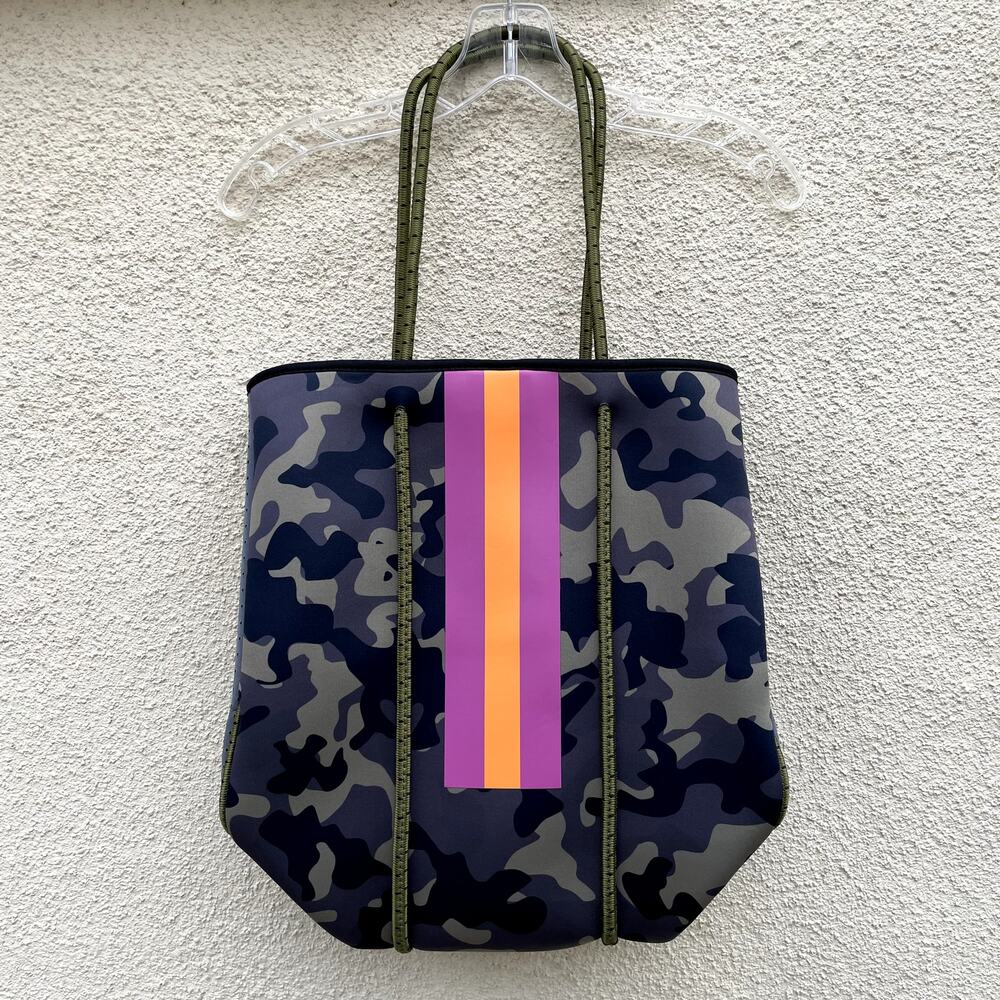 Camo Neoprene Tote With Coin Purse pink Orange Stripe